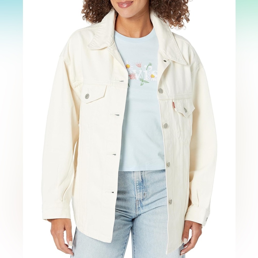 Levi's Shacket Oversized Trucker Jean Jacket in Barely Freezing White Size M NWT